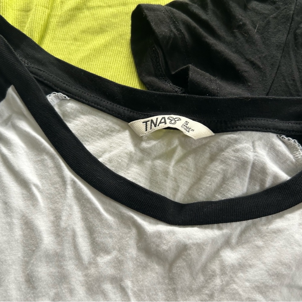Batch of aritzia tshirts and tops-7 all together!!